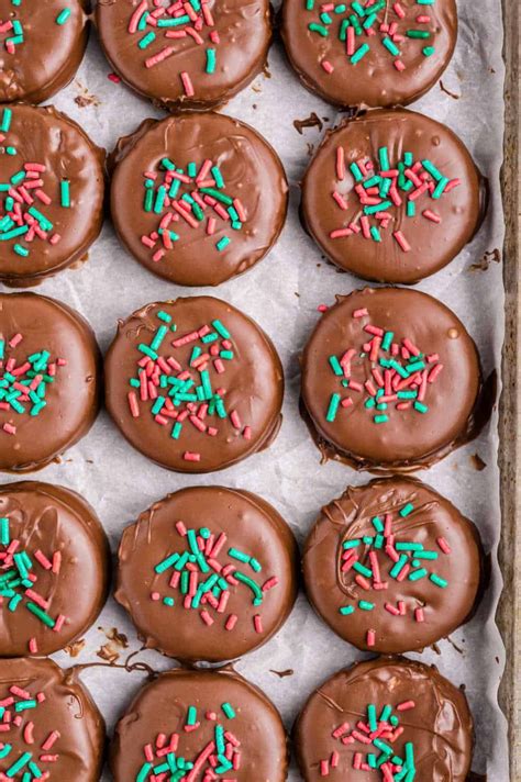 Easy Ritz Cracker Cookies Recipe .